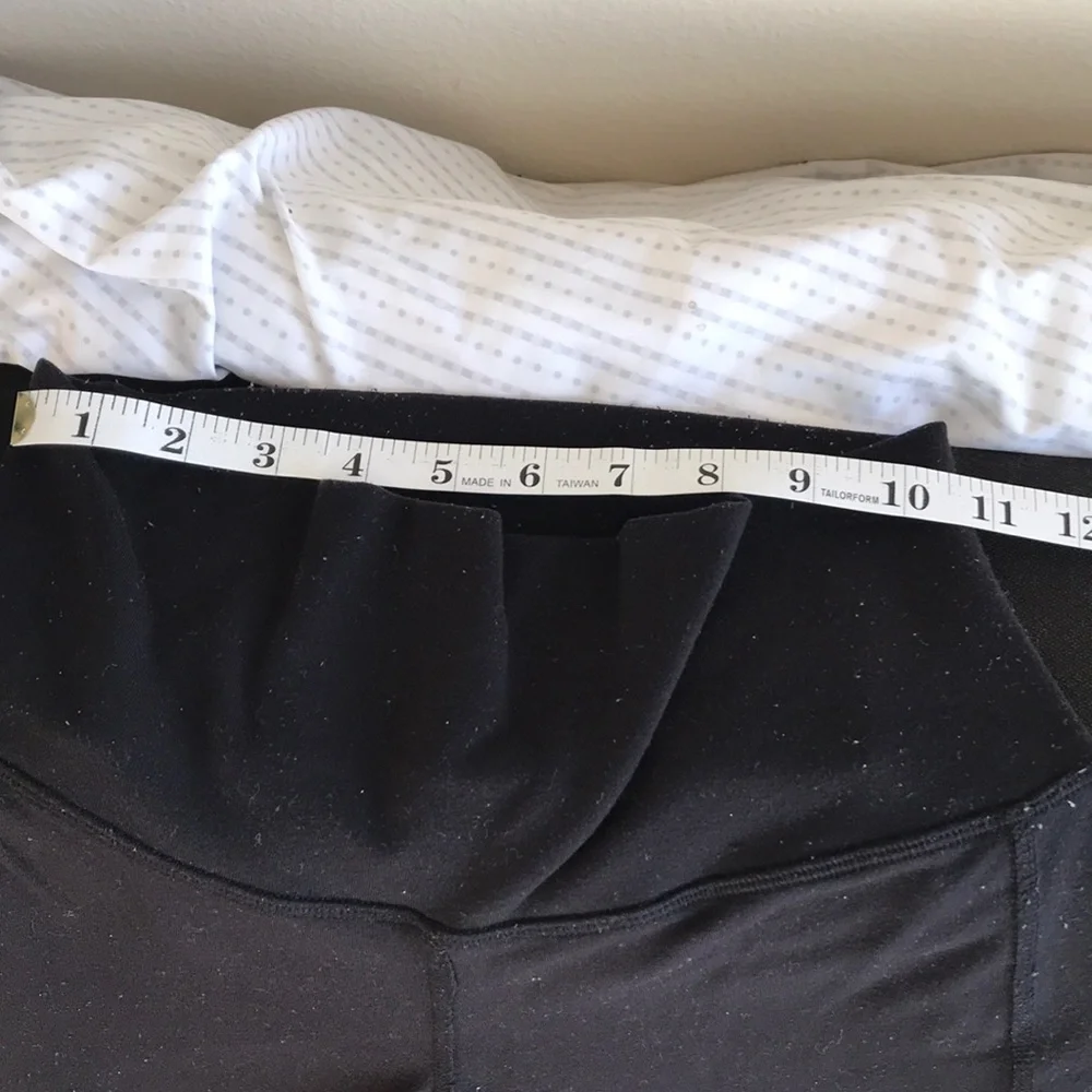 ALO YOGA Black Moto Leggings Size Small - Picture 5 of 12